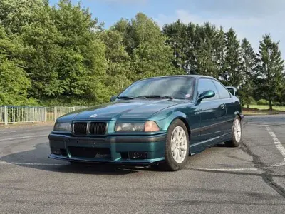 Gebraucht BMW 318 M Sport 140 PS (102 kW) 1992 Grün Coupé
