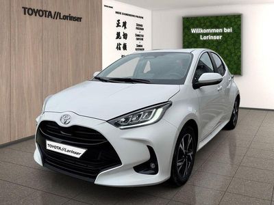 Weiß Neu 2025 Toyota Yaris Hybrid Limousine | 26.790 € (Fairer Preis)