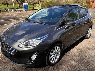 Second-hand Ford Fiesta Titanium 101 CP (74 kW) 2018 Gri Hatchback