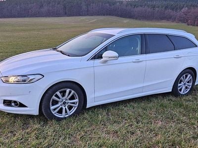 Gebraucht Ford Mondeo Titanium 150 PS (110 kW) 2015 Weiß Kombi