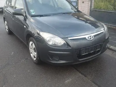 Używany Hyundai i30 Classic 109 KM (80 kW) 2009 Czarny Kombi