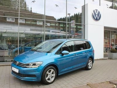 Gebraucht VW Touran Comfortline 122 PS (89 kW) 2023 Blau Van / Kleinbus