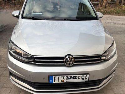 Gebraucht VW Touran Comfortline 150 PS (110 kW) 2018 Silber Van / Kleinbus