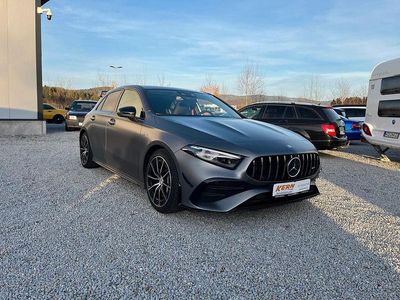 Grau Gebraucht 2023 Mercedes A35 AMG AMG Limousine | 41.999 € (Etwas zu teuer)