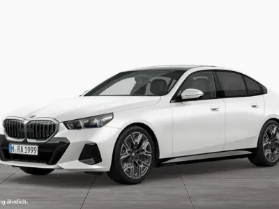 Gebraucht BMW 520 M Sport 197 PS (144 kW) 2025 Mineralweiß Limousine