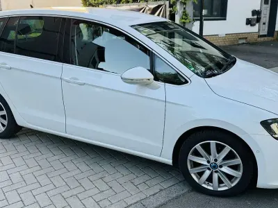 Gebraucht VW Golf Sportsvan Highline 150 PS (110 kW) 2016 Oryxweiß perlmutteffekt Van / Kleinbus