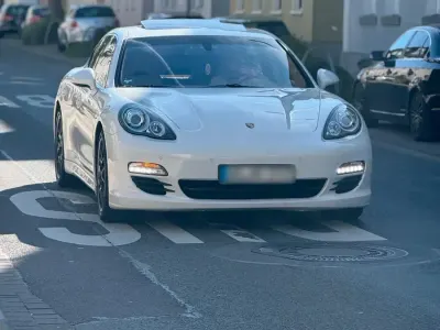 Gebraucht Porsche Panamera 300 PS (220 kW) 2012 Weiß Kleinwagen
