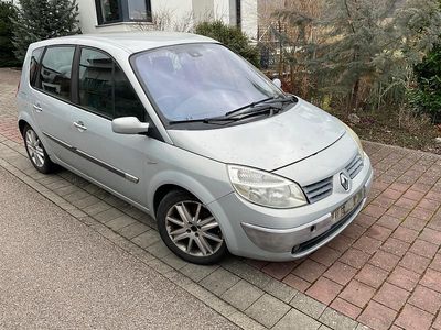 Silber Gebraucht 2004 Renault Scénic Van / Kleinbus | 250 €