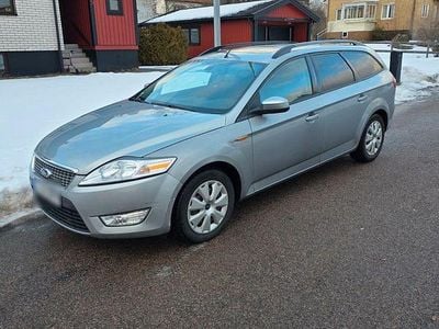 Gebraucht Ford Mondeo 140 PS (102 kW) 2008 Silber Kombi