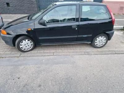 Gebraucht Fiat Punto 54 PS (39 kW) 1998 Schwarz Limousine