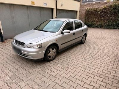 Usata Opel Astra 101 CV (74 kW) 1998 Grigio Utilitaria