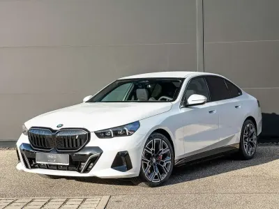 Neu BMW i5 Sport Line 250 kW (340 PS) 2025 Weiß Limousine