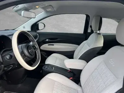 Gebraucht Fiat 500e La Prima 86 kW (118 PS) 2022 Schwarz Kleinwagen