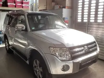 Gebraucht Mitsubishi Pajero Edition 170 PS (125 kW) 2008 Silber SUV