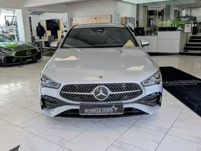 Gebraucht Mercedes CLA200 Shooting Brake AMG line 163 PS (119 kW) 2024 Lack hightechsilber Kombi