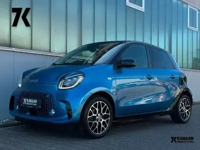 Usata Smart ForFour Electric Drive Prime Exclusive 60 kW (82 CV) 2021 Blu Berlina