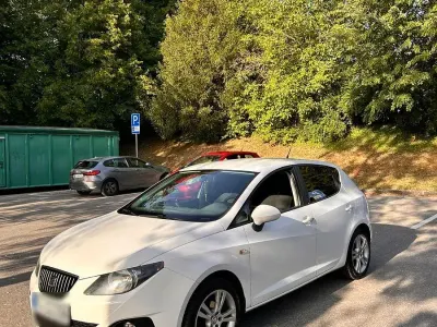 Gebraucht Seat Ibiza Reference 69 PS (50 kW) 2012 Weiß Kleinwagen
