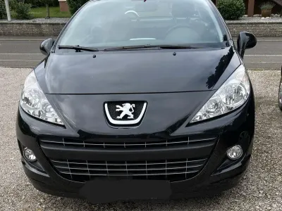 Gebraucht Peugeot 207 CC Premium 120 PS (88 kW) 2010 Schwarz Cabrio