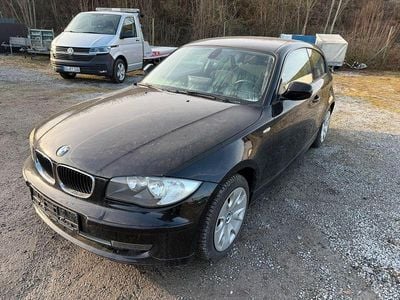 Gebraucht BMW 116 Lifestyle 122 PS (89 kW) 2012 Schwarz Kleinwagen