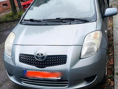 Silber Gebraucht 2006 Toyota Yaris Kleinwagen | 2.700 € (Fairer Preis)