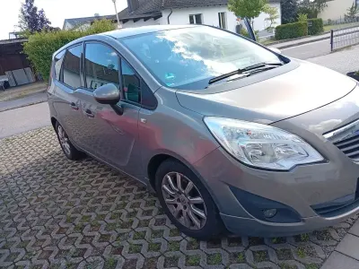 Gebraucht Opel Meriva Design Edition 120 PS (88 kW) 2011 Braun Van / Kleinbus