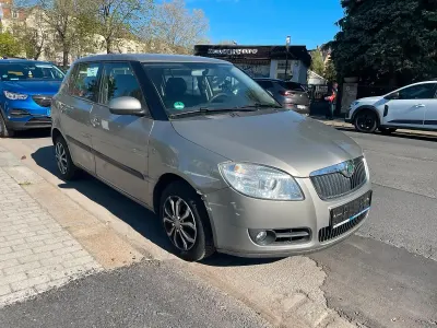 Gebraucht Skoda Fabia 60 PS (44 kW) 2009 Grau Limousine