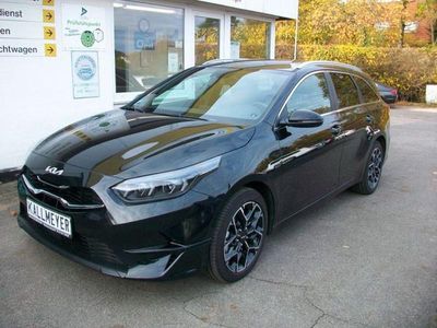 Black pearl (metallic) Gebraucht 2023 Kia Ceed Kleinwagen | 20.995 € (Fairer Preis)