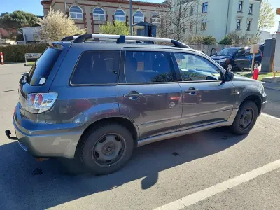 Begagnad Mitsubishi Outlander Invite 136 HK (100 kW) 2005 Grå SUV