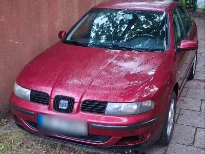 Gebraucht Seat Toledo 90 PS (66 kW) 1999 Rot Limousine
