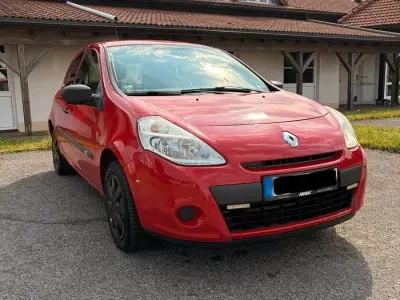 Gebraucht Renault Clio III 75 PS (55 kW) 2013 Rot Kleinwagen