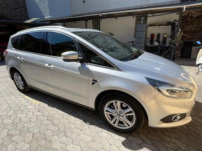 Begagnad Ford S-MAX Titanium 160 HK (117 kW) 2017 Silver Minibuss