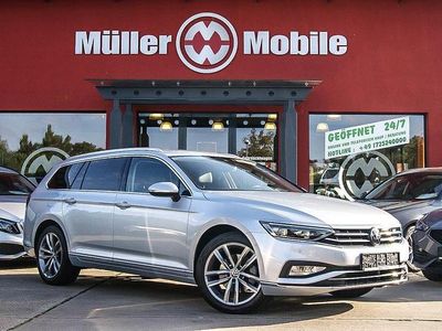 Scale silver (metallic) Gebraucht 2023 VW Passat Elegance Kombi | 31.900 € (Teuer)