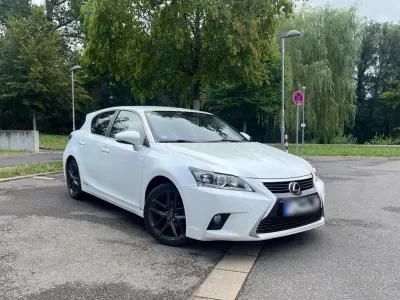 Gebraucht Lexus CT200h 136 PS (100 kW) 2015 Weiß Limousine