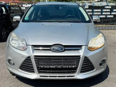Używany Ford Focus Trend 105 KM (77 kW) 2011 Srebrny Sedan/Limuzyna