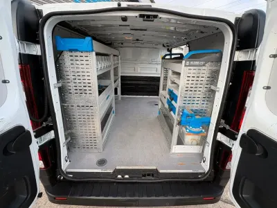 Gebraucht Opel Vivaro 121 PS (88 kW) 2018 Weiß Van / Kleinbus
