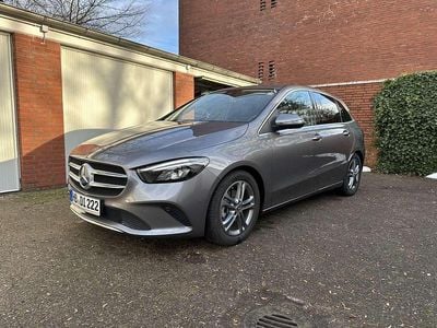 Gebraucht Mercedes B180 Progressive 136 PS (100 kW) 2020 Grau Van / Kleinbus