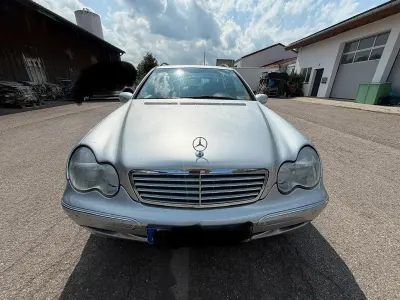 Gebraucht Mercedes C180 140 PS (102 kW) 2004 Grau Kombi