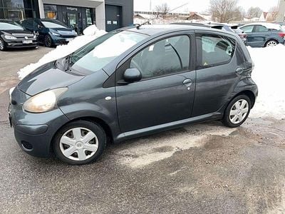 Gebraucht Toyota Aygo Connect Style 68 PS (50 kW) 2011 Grau Kleinwagen