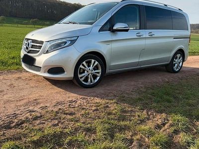 Gebraucht Mercedes V250 190 PS (139 kW) 2017 Silber Van / Kleinbus