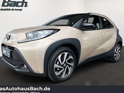 Neu Toyota Aygo X 72 PS (52 kW) 2025 Beige SUV
