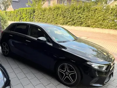 Gebraucht Mercedes A200 Night 163 PS (119 kW) 2018 Schwarz Limousine