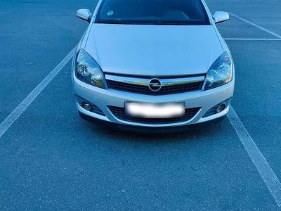 Usata Opel Astra GTC 115 CV (84 kW) 2008 Argento Coupé