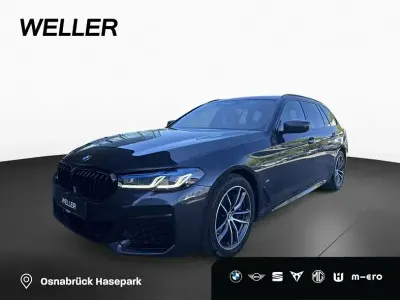 Gebraucht BMW 530 M Sport 286 PS (210 kW) 2023 Sophistograu brillanteffekt (grau) Kombi