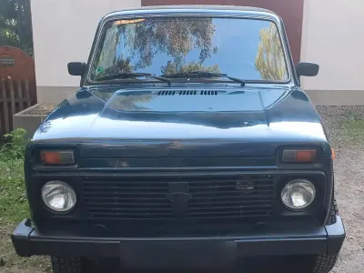 Second-hand Lada niva 82 CP (60 kW) 2009 Verde SUV