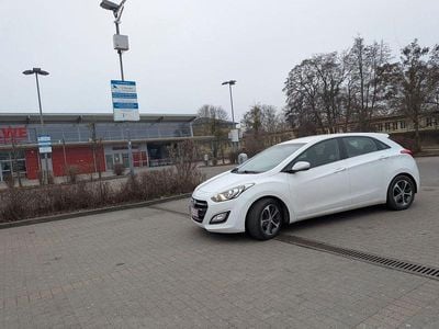 Second-hand Hyundai i30 Trend 110 CP (80 kW) 2016 Alb Berlinǎ