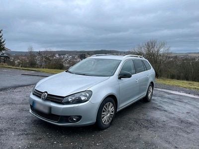 Gebraucht VW Golf VII 105 PS (77 kW) 2012 Silber Kombi