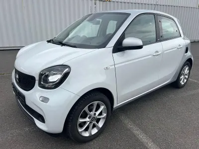 Gebraucht Smart ForFour Passion 71 PS (52 kW) 2017 Weiß Kleinwagen