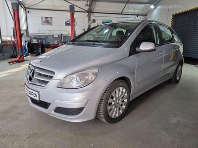 Gebraucht Mercedes B180 109 PS (80 kW) 2008 Silber Van / Kleinbus