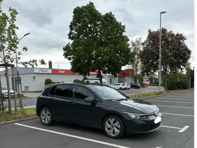 Gebraucht VW Golf VIII 150 PS (110 kW) 2020 Grau Kleinwagen