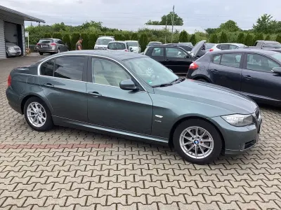Gebraucht BMW 325 Comfort Edition 218 PS (160 kW) 2010 Grau Limousine